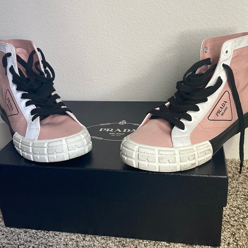 Prada sneakers pink and white
